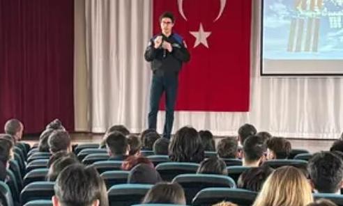Astronot Atasever öğrencilerle buluştu