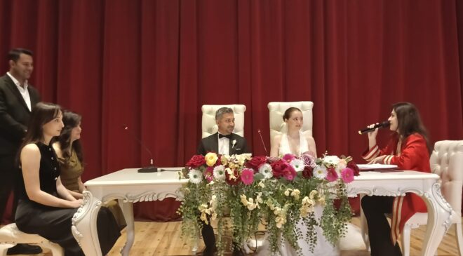 Takındı ve Şengezer ailelerinin mutlu günü