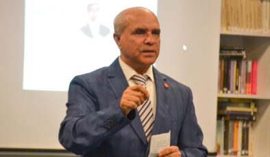 Şallı, Romanların haklarını savundu