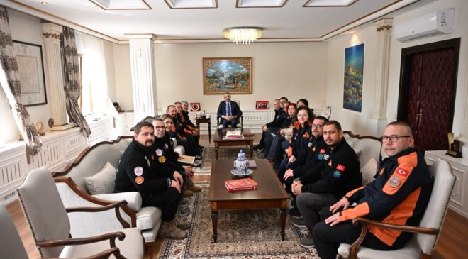 Afet gönüllülerinden ziyaret