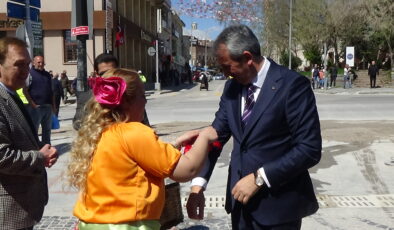 Sezer’den “İlle De Roman Olsun” mesajı