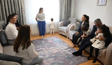 Valisi Sezer’den koruyucu aileye ziyaret