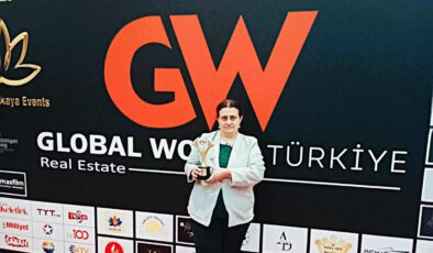 Doç. Dr. Yeşil’e başarı ödülü