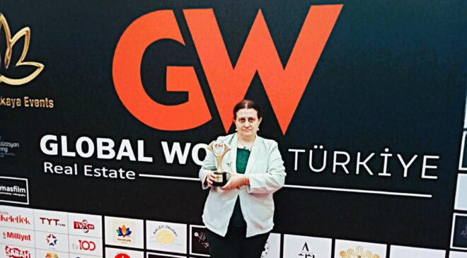 Doç. Dr. Yeşil’e başarı ödülü