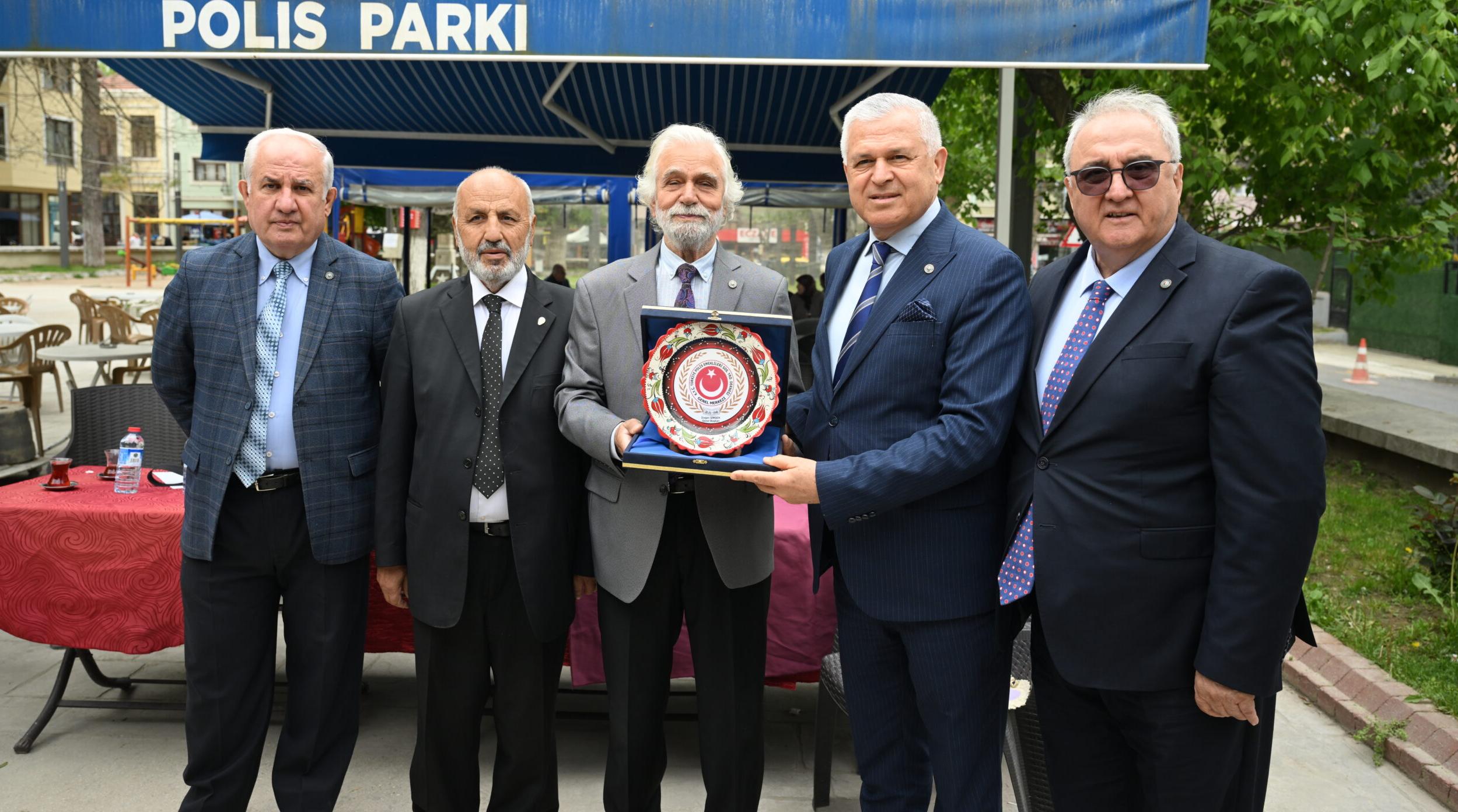 Yeşilçam emekçisi “Zagor”a plaket