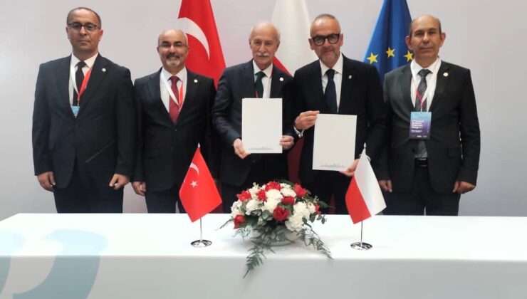 Hatipler, Rektörler Forumu’na katıldı
