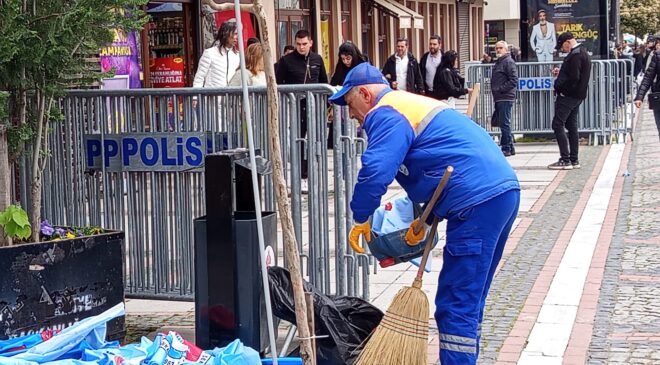 Bayramın çöpü onlara kaldı