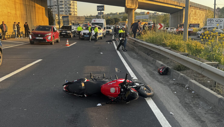 Motosiklet bariyerlere çarptı