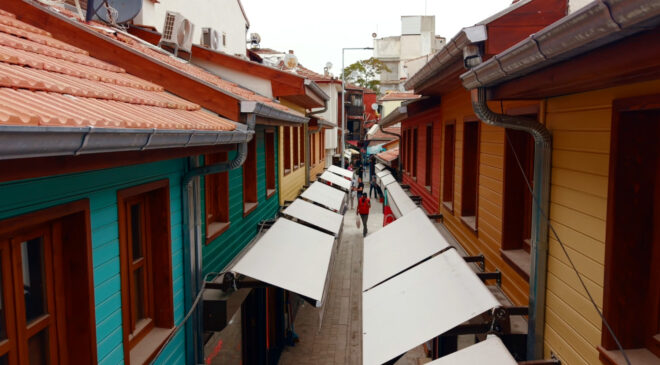 Dar çarşı rengarenk
