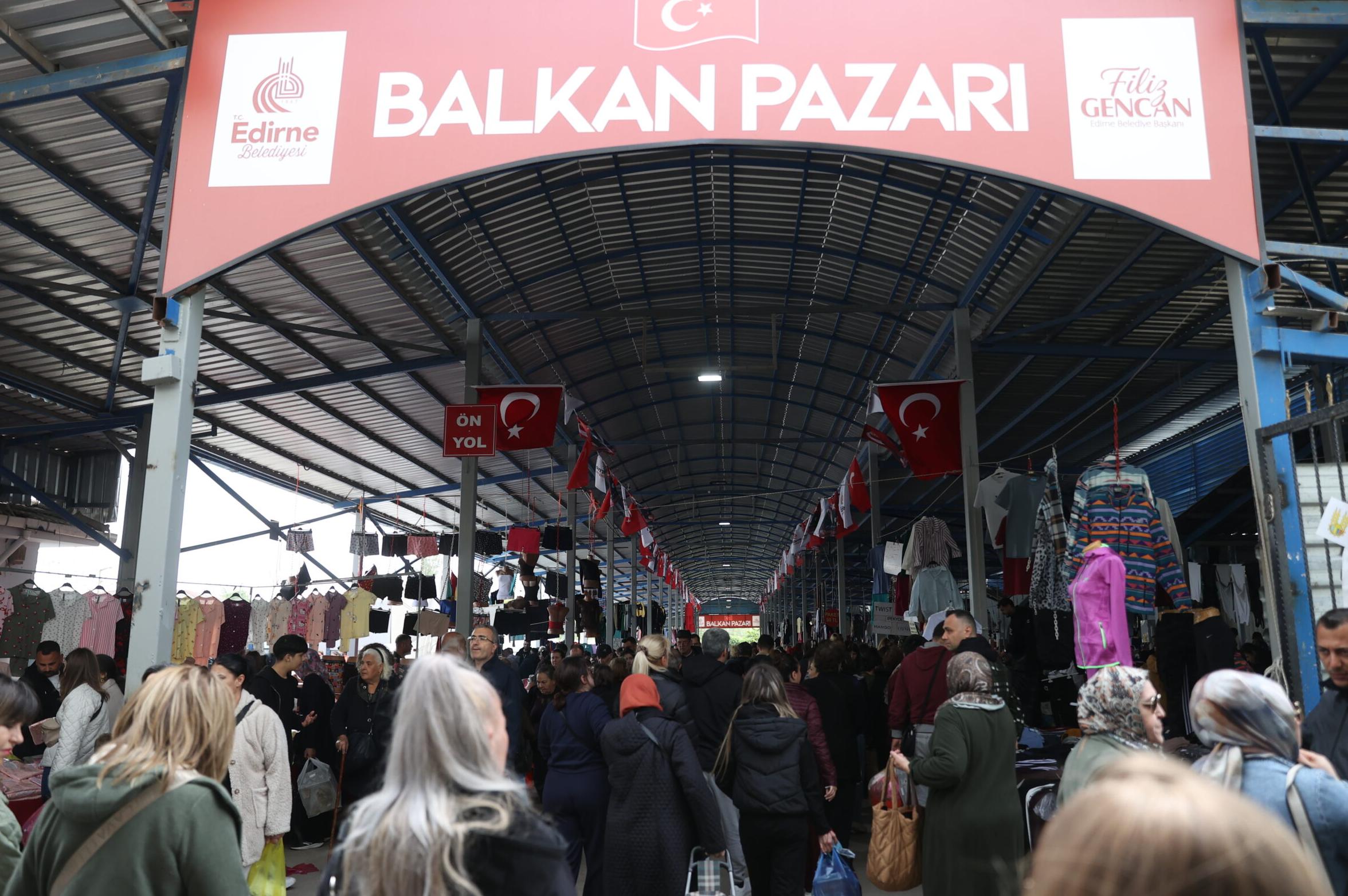 Balkan Pazarı kapılarını açtı