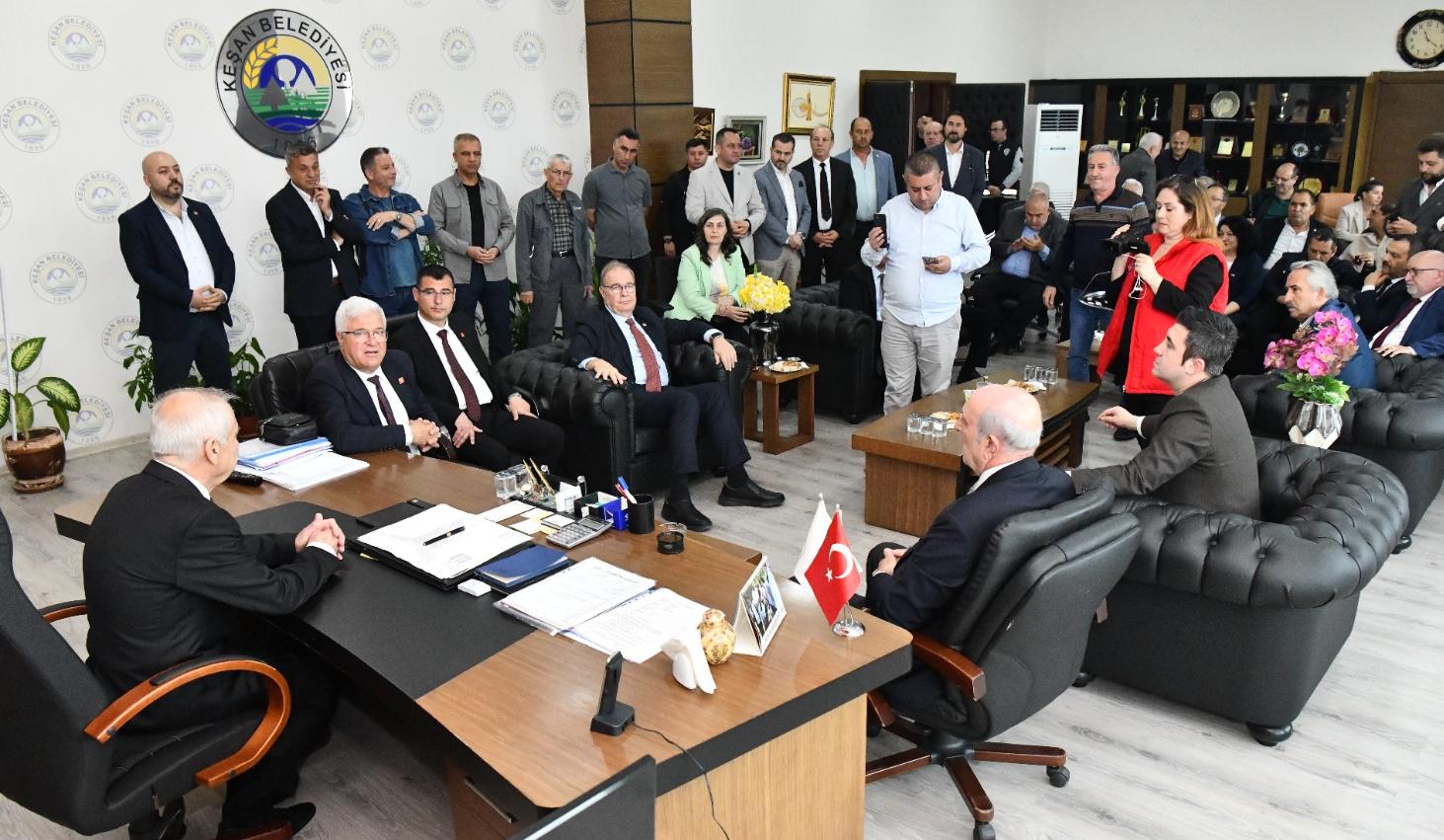 CHP’li vekillerden iktidar sözü