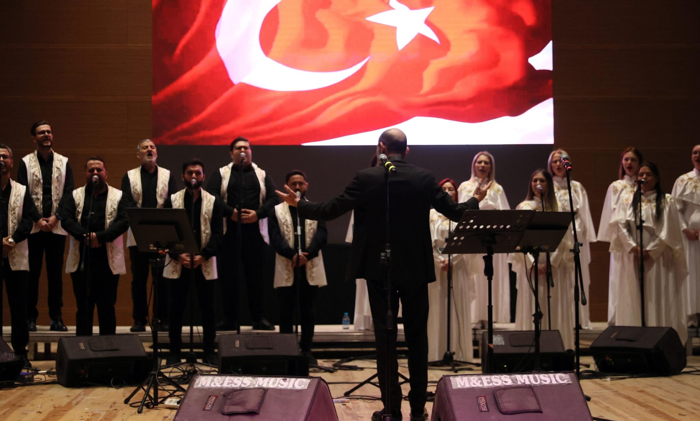Deprem dayanışmasını konserlerle yaşatıyorlar