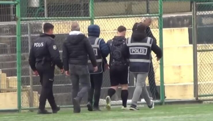 Futbolcu hakeme yumruk attı