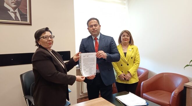 Özen mazbatasını teslim aldı