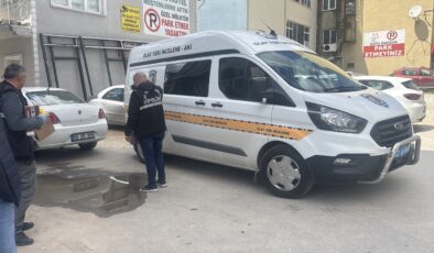 İki grup arasında yol verme kavgası
