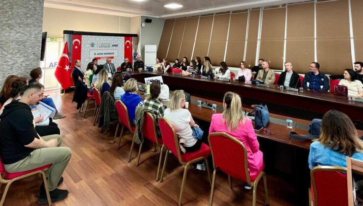 İngilizce öğretmenlerine eğitim