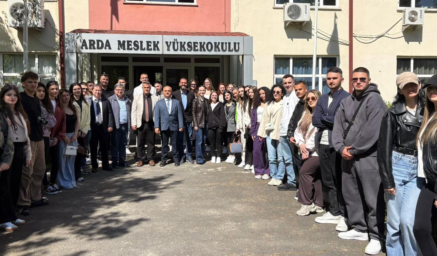 Kosovalı öğrencilerden akademik ziyaret