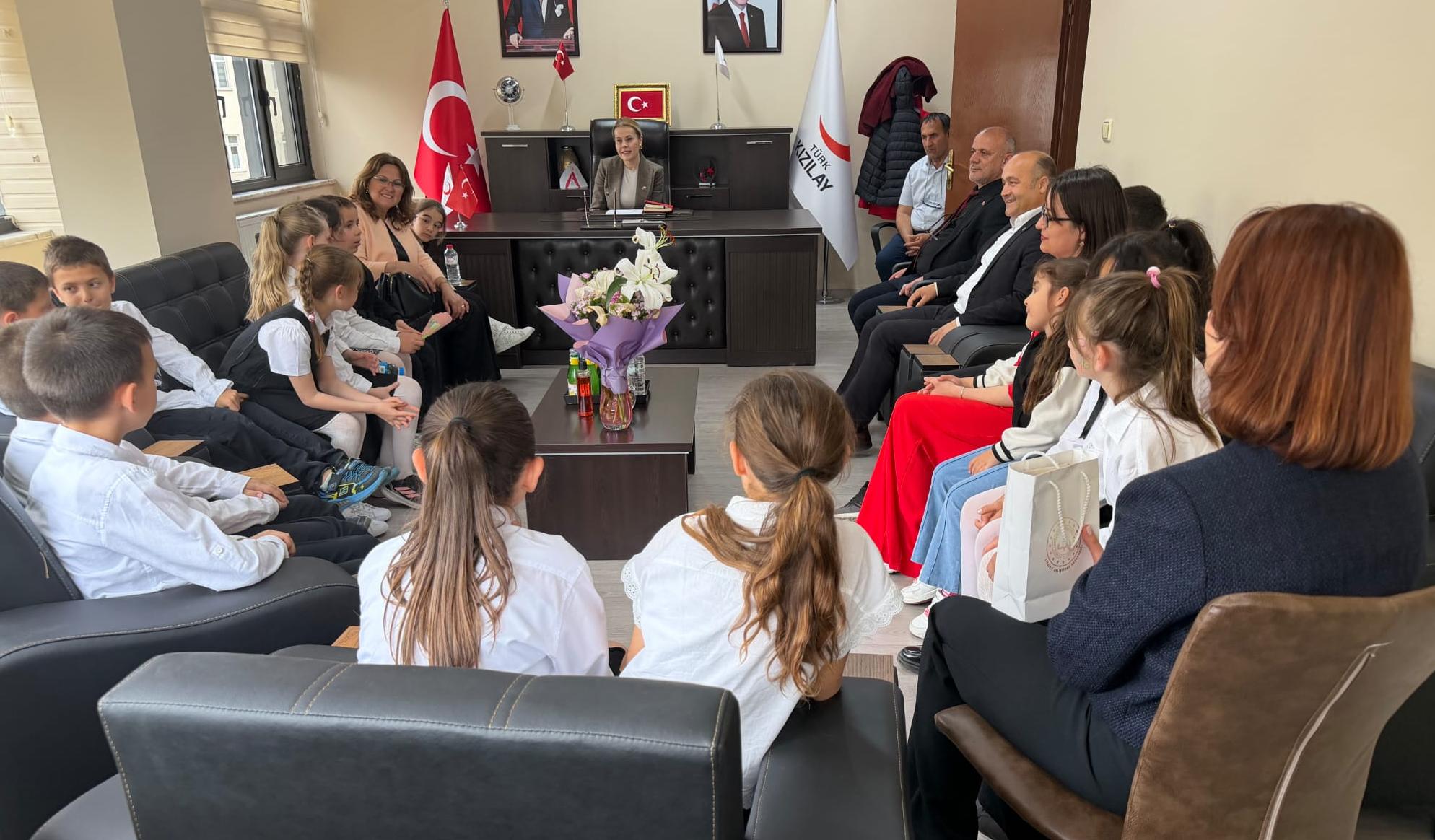 Küçük ellerden büyük destek