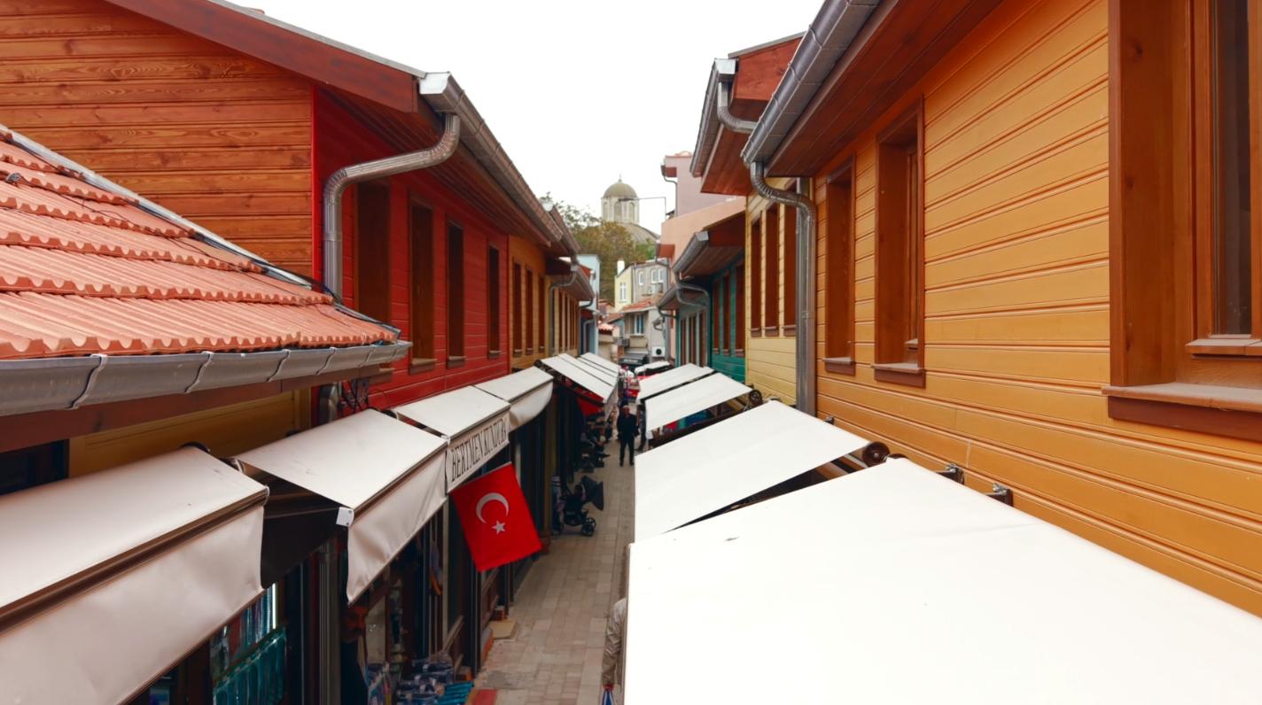 Dar çarşı rengarenk