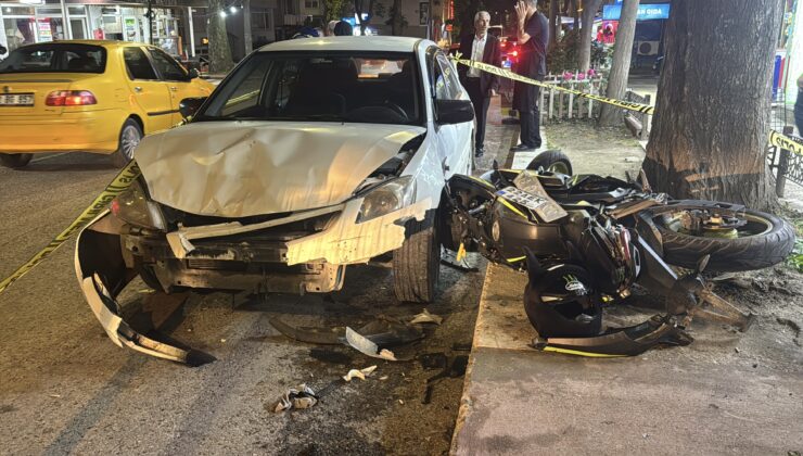 Motosiklet otomobille çarpıştı