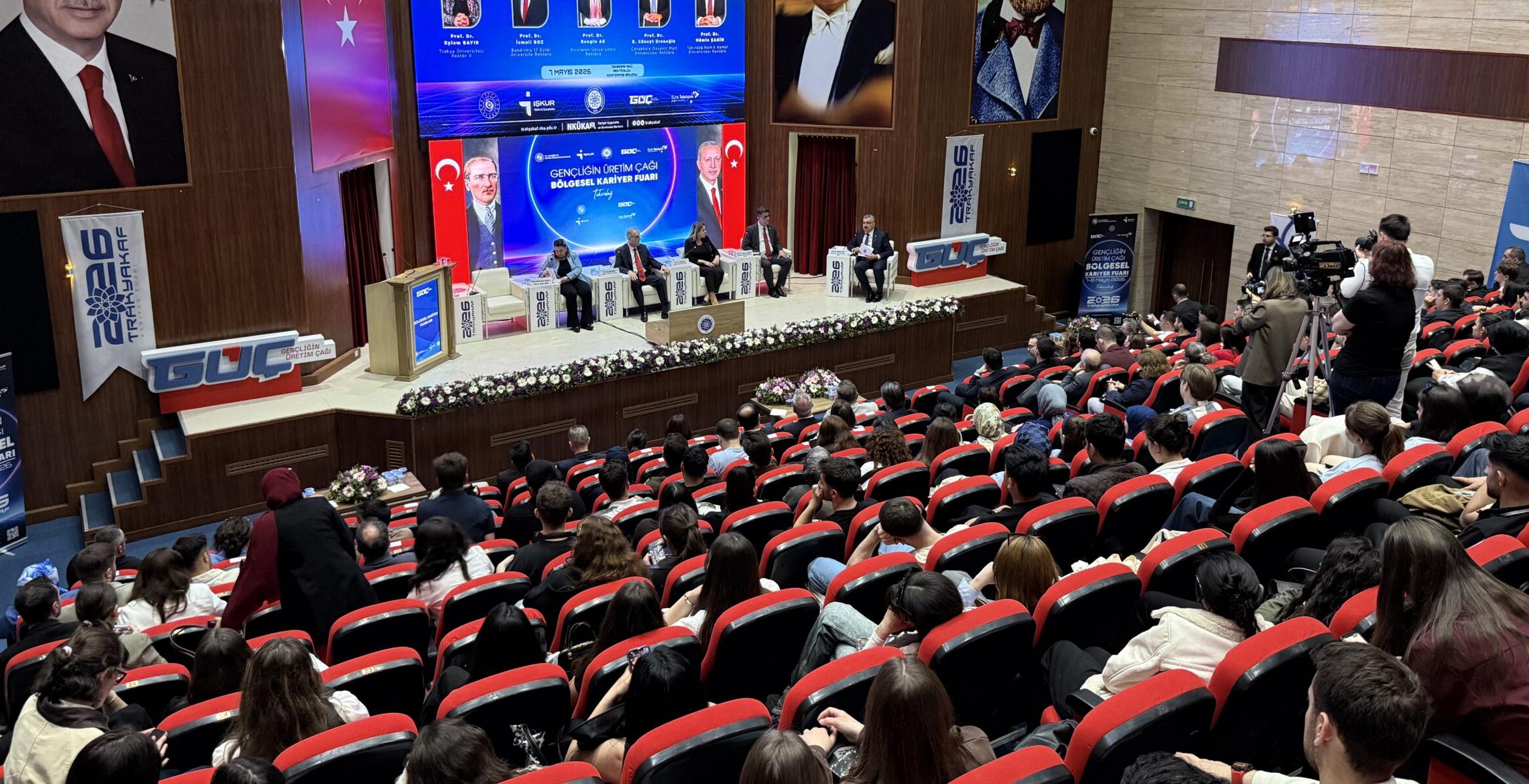 Rektörler öğrencilerle buluştu