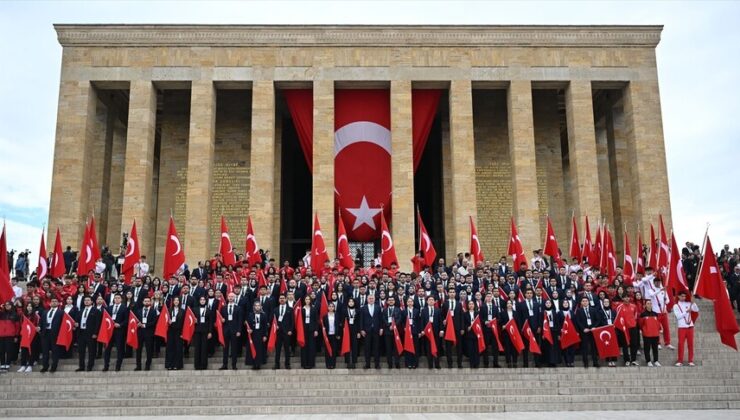 81 ilden gençler Anıtkabir’de