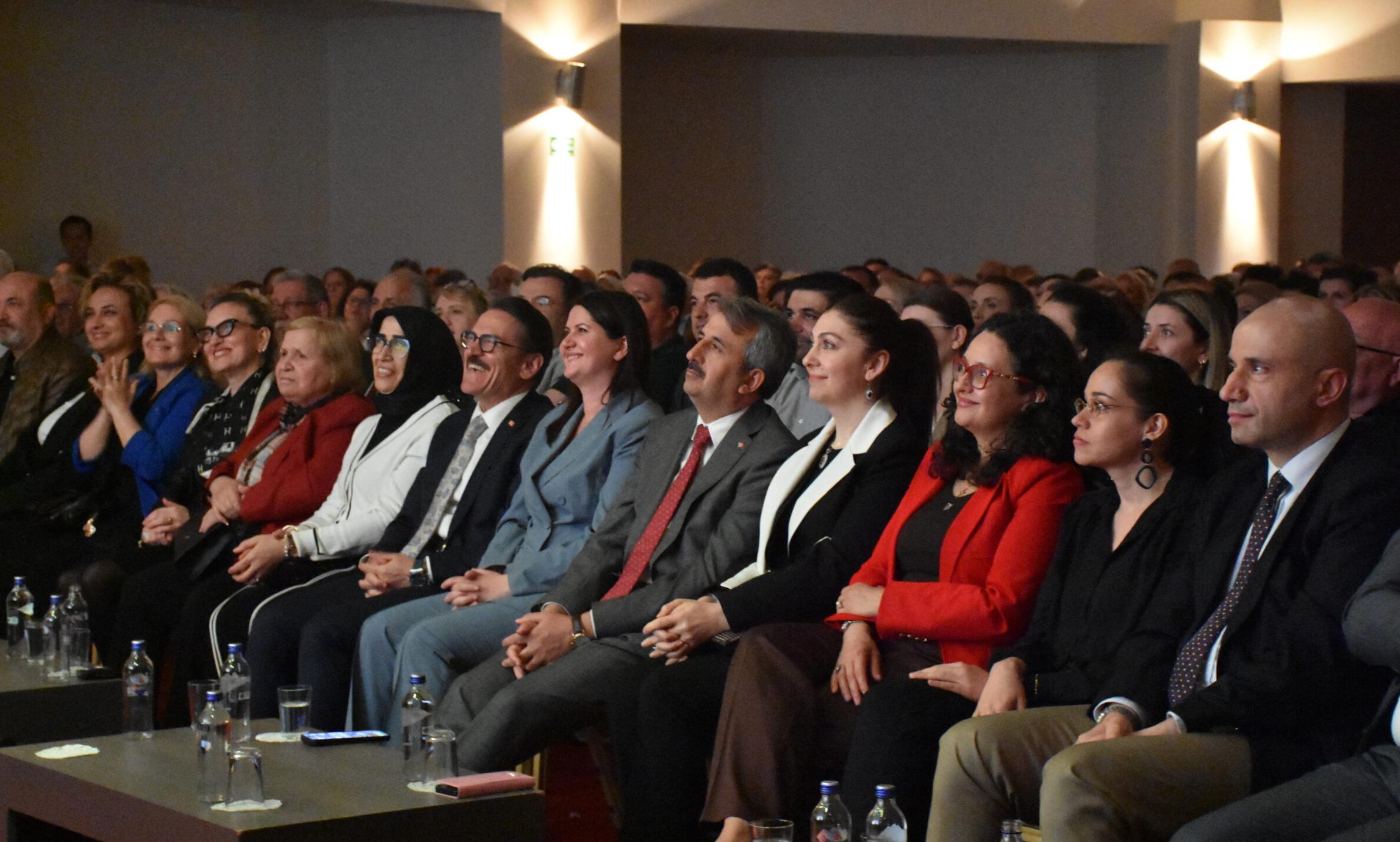 Yeşilçam Şarkıları Konseri büyüledi