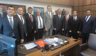 9 delegeden 8’i imza verdi