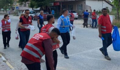 Masa başında değil sokakta
