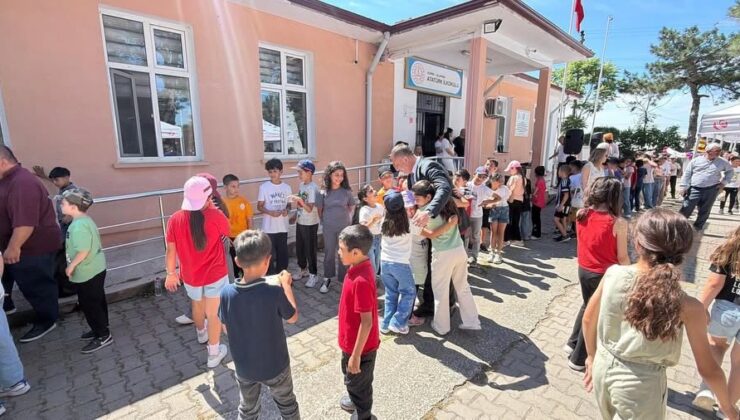 Başkan amcadan karne hediyesi