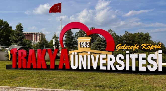 Trakya Üniversitesi’nden mezunlarına jest