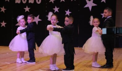 Miniklerden büyüleyici performans
