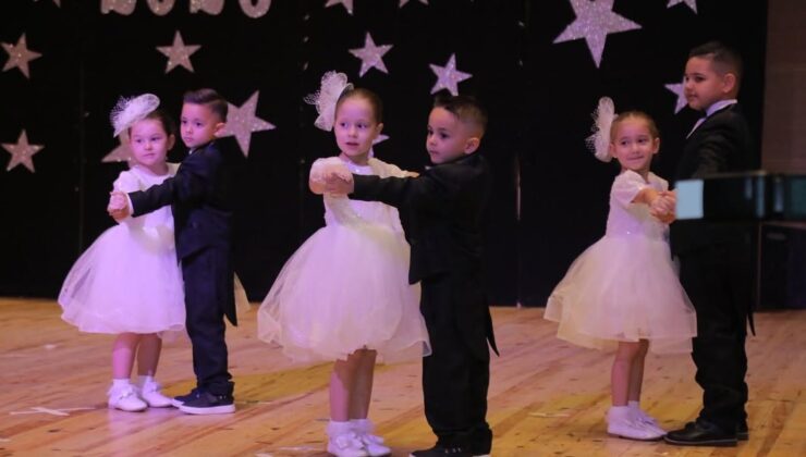 Miniklerden büyüleyici performans