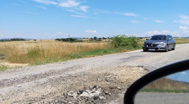 Yollar delik deşik