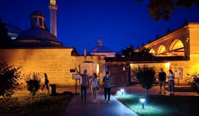 Tarihin derinliklerine gece yolculuğu