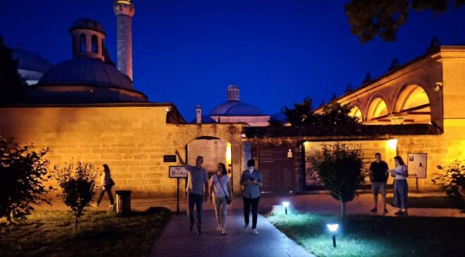 Tarihin derinliklerine gece yolculuğu