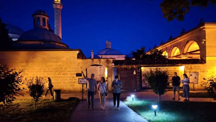 Tarihin derinliklerine gece yolculuğu