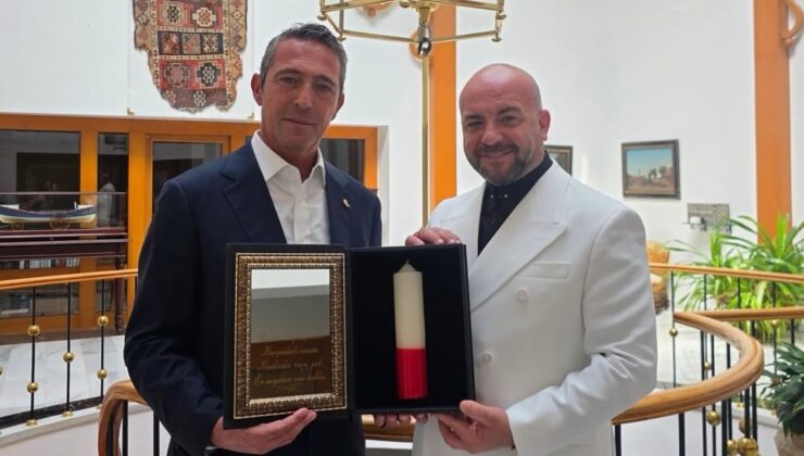 Ali Koç’a kırmızı dipli mum