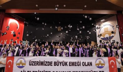 600 öğrenci kep attı
