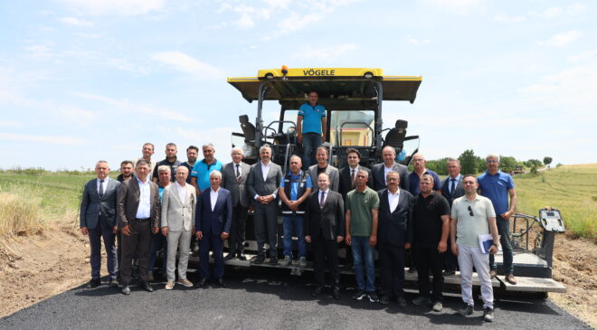 Köyler sıcak asfaltla buluşuyor