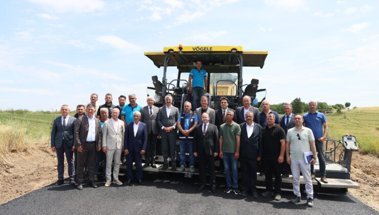 Köyler sıcak asfaltla buluşuyor