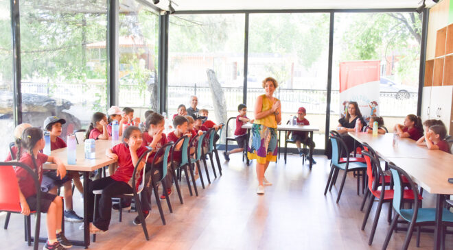 ‘Rengarenk Bir Yelpaze: Sanat’