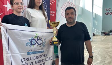 Kupa ve madalyalar sahiplerini buldu