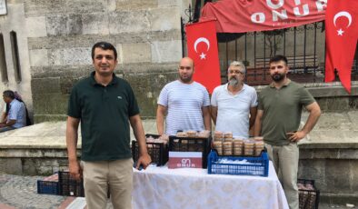 Binlerce kişiye Aşure dağıtıldı