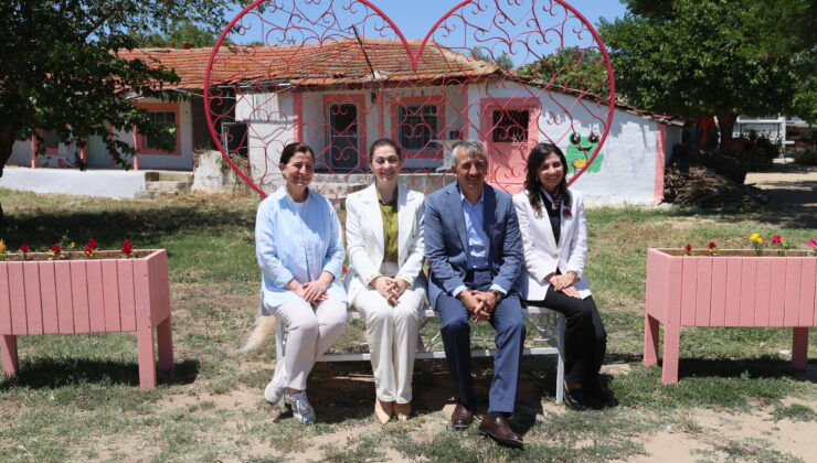 Enez çiçek açtı