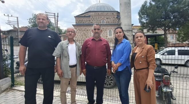 Muhtarlara hizmetle tehdit iddiası