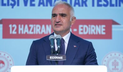 ‘Birileri konuşur, biz yaparız’