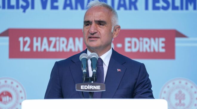 ‘Birileri konuşur, biz yaparız’