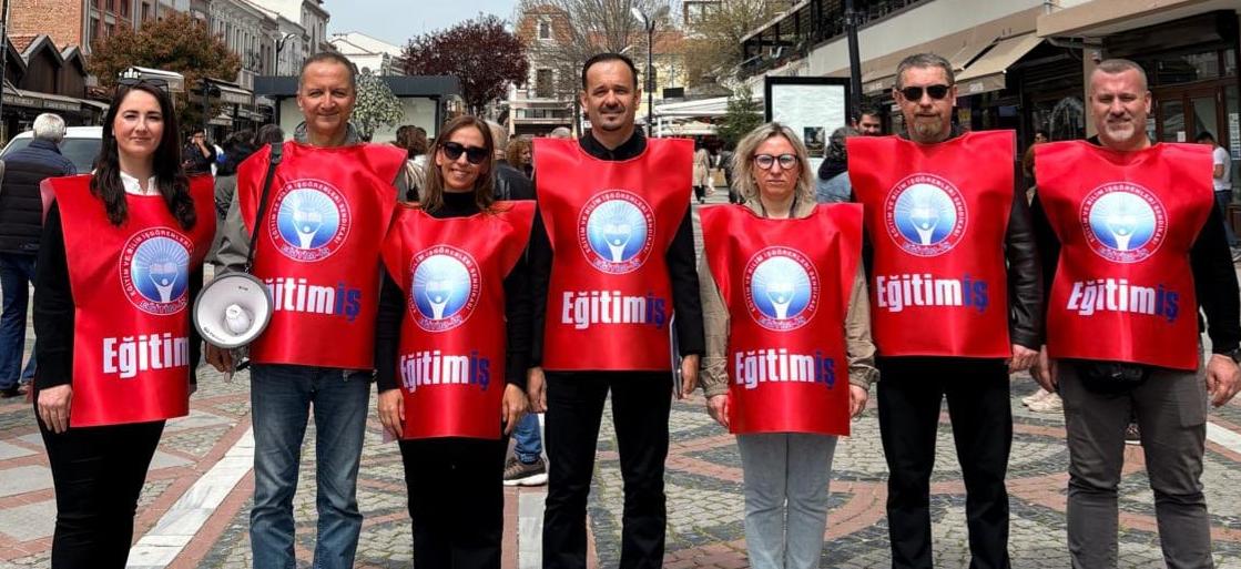‘Parasız eğitim tasfiye ediliyor’