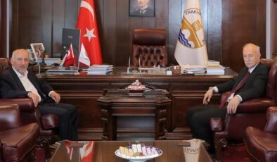 Eski müftü Üzüm’den Rektör Hatipler’e ziyaret